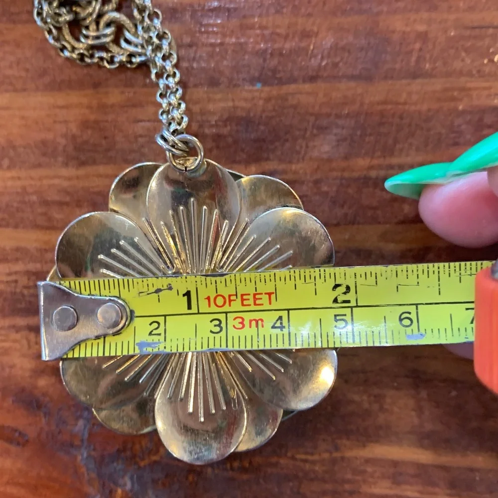 Vintage Betsey Johnson Gold 3D Rose Flower Necklace - Picture 16 of 17